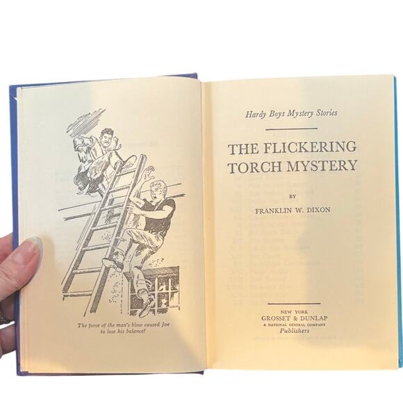VTG 1971 Hardy Boys #22 The Flickering Torch Mystery Book, Franklin W. Dixon, HC - Picture 4 of 4